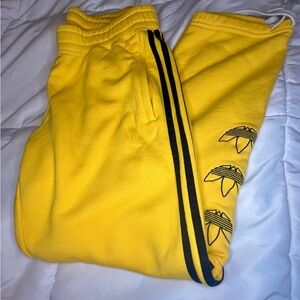 Adidas sweatpants